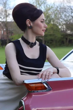 Lovely Audrey Jet Flower Stud Oorbellen In Zwart En Zilver><noscript><img width=