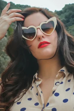 Lola Ramona Cat Eye Heart Shades In Creme>Vrouwen Zonnebrillen