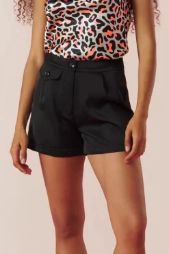 Minueto Kyra Satin Look Short In Zwart>Vrouwen Broeken