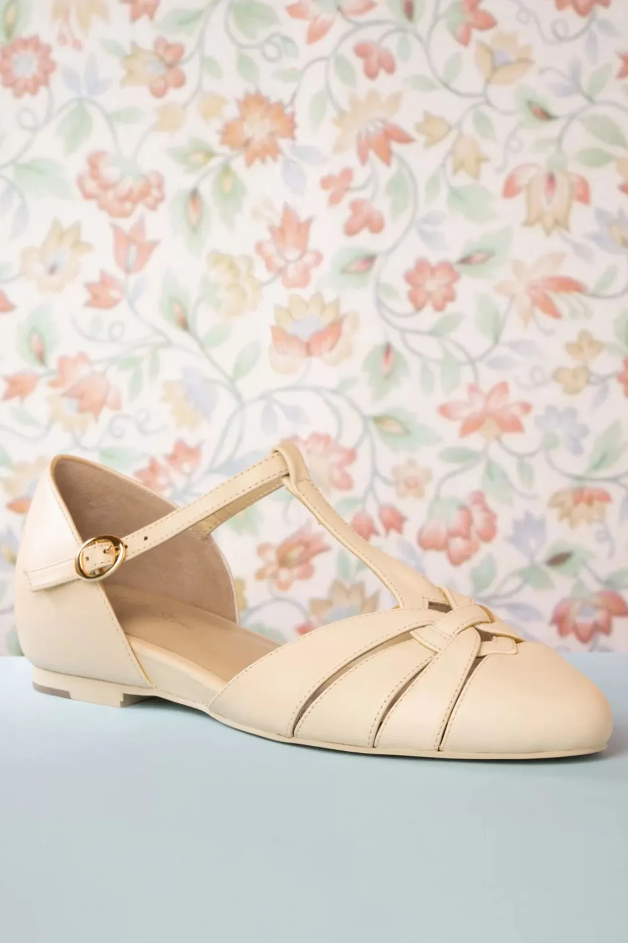 Charlie Stone Montpellier Flats Met T-Strapjes In Creme>Vrouwen Ballerina's