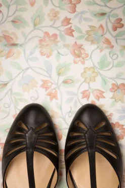 Charlie Stone Singapore T-Strap Flats In Zwart><noscript><img width=